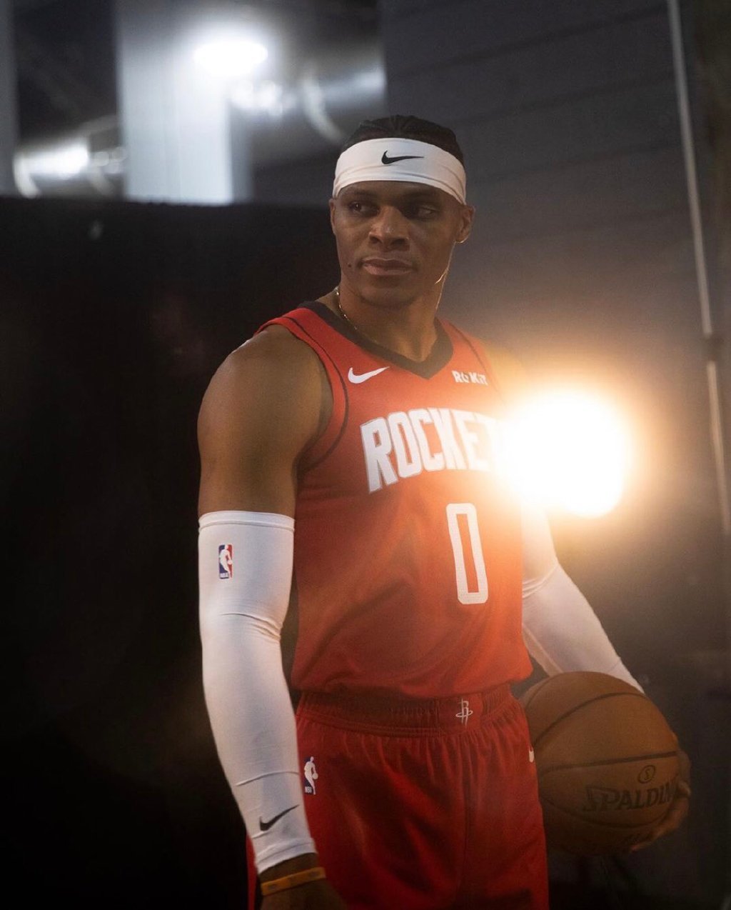 肖赧：现在炒掉米利西奇可能性小，热身赛输球不触发下课（肖赧：米利西奇暂时安全，热身赛失利不影响帅位）