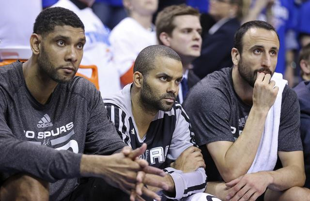 湖人队遭遇惨败，双向合同后卫成为众矢之的（湖人大比分告负，双向合同后卫被推上风口浪尖）